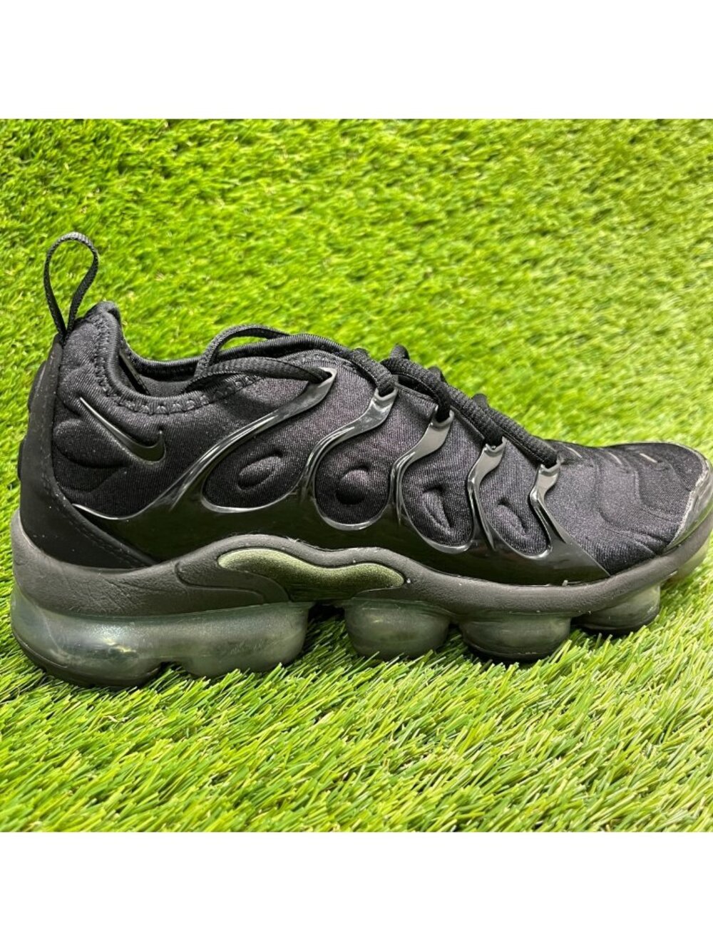 Nike Air VaporMax Plus SE Womens Size 7.5 Black Athletic Running Shoes Sneakers